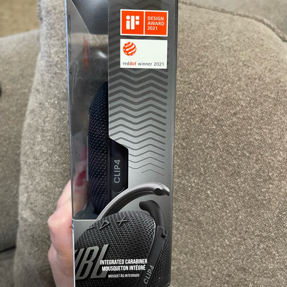 JBL Clip 4 Bluetooth Speaker - black - Picture 2 of 4